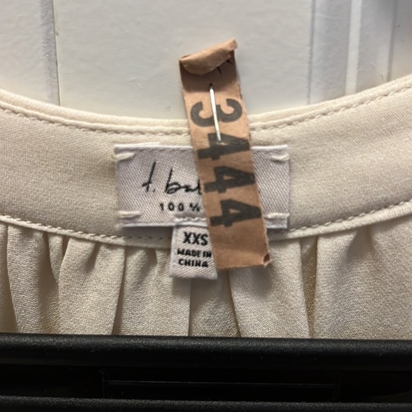 Aritzia babaton cream blouse XXS - Picture 2 of 6